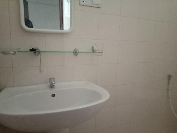 1c4f8c8fe3a543219f081f4b5b10d34a